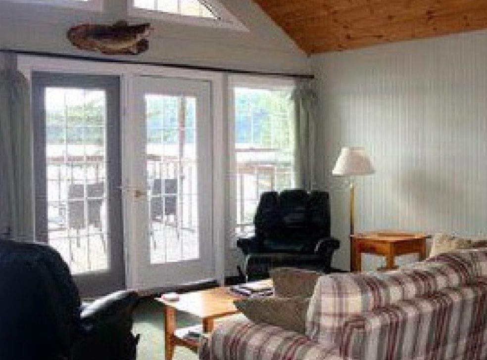 Home | Pristine Lake, Private Waters, Fishing Paradise | Hawk Lake Lodge